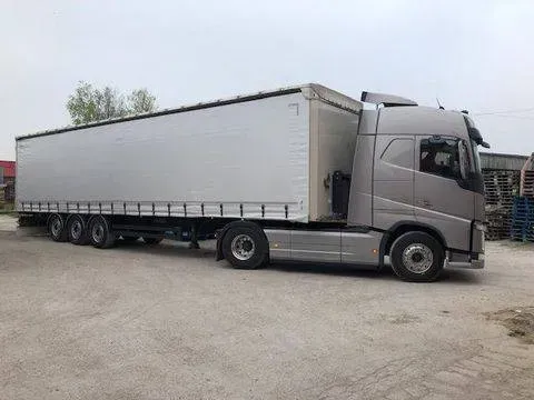 Camion blanc gris