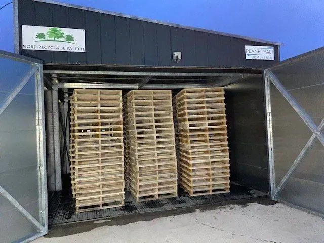 Palettes dans un conteneur